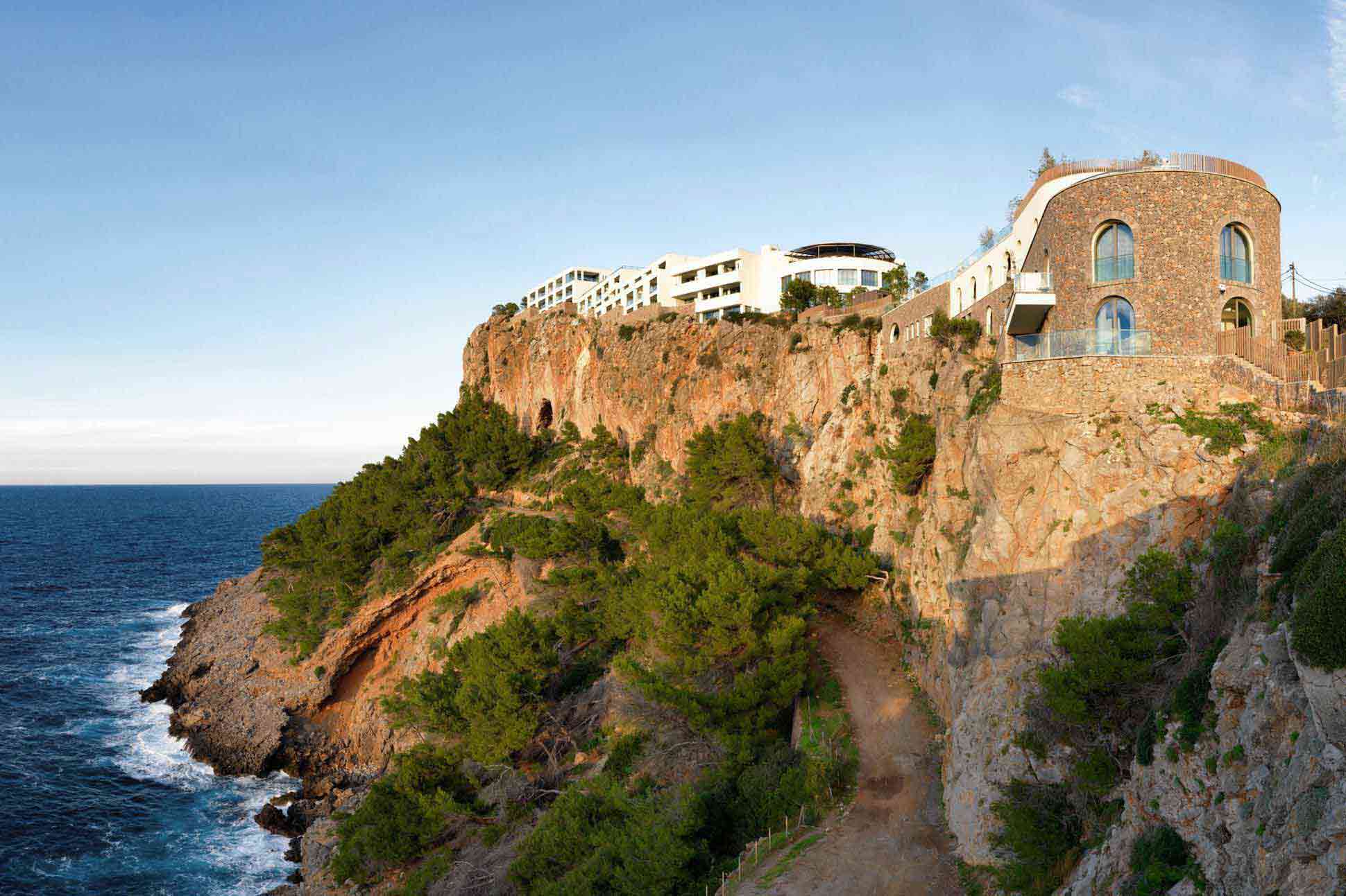 jumeirah-port-s-ller-hotel-spa-s-ller-mallorca-spain-outthere