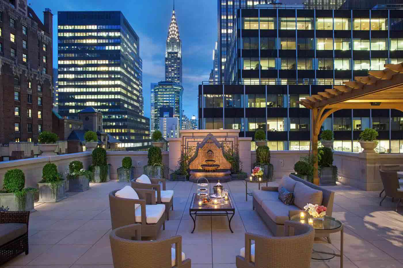 Penthouse Terrace Chrysler View Night FIN 1400x933 