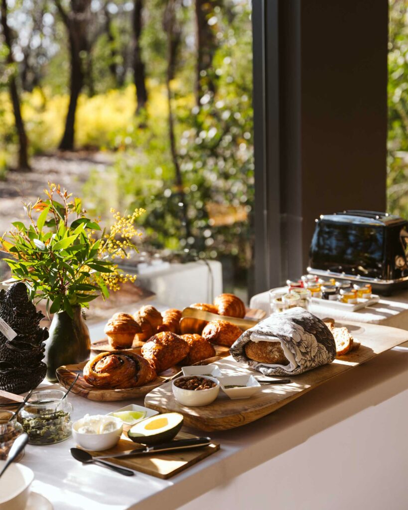 Breakfast is served in the Blue Mountains, Australia