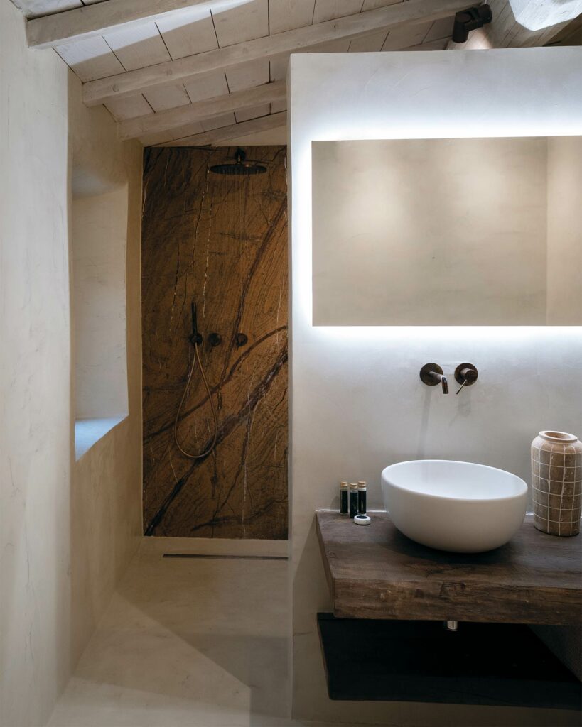 A bathroom at Villa Ardore, Tuscany, Italy