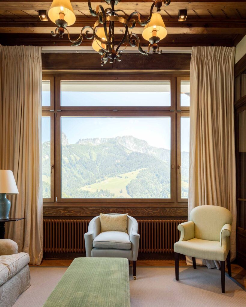 Interiors with a view over the Swiss Alps