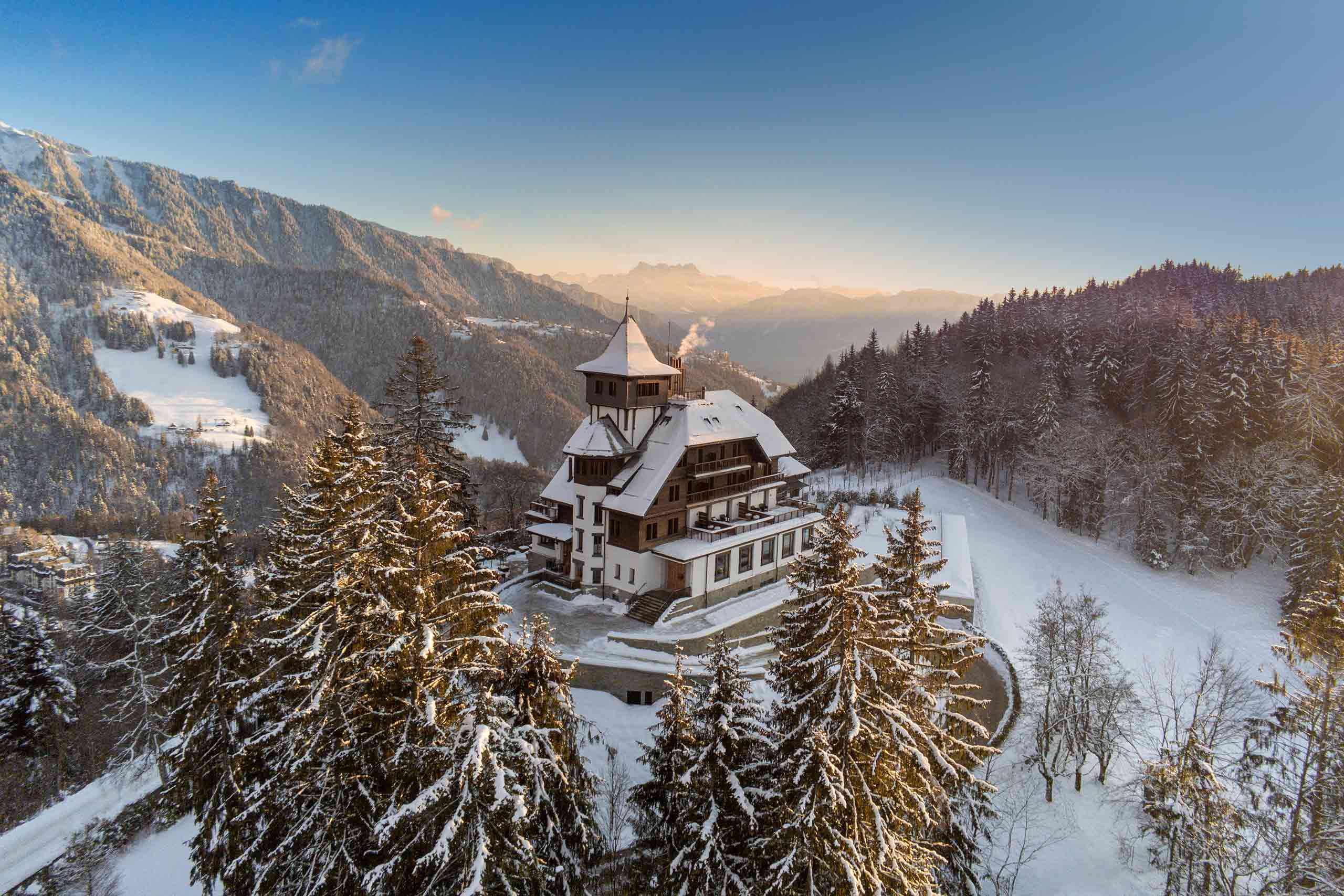 Aerial view of Clinic Les Alpes, Montreux, Switzerland